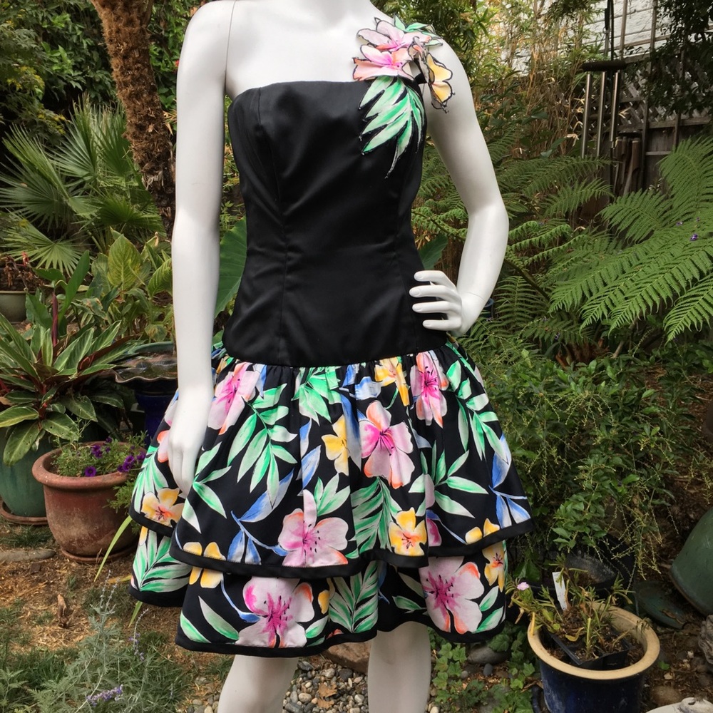 VICTOR COSTA 1-Shoulder Two-Tiered Prom/SO Dress - Picture 1 of 7